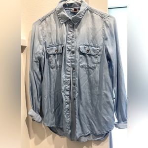 Ombré chambre button up